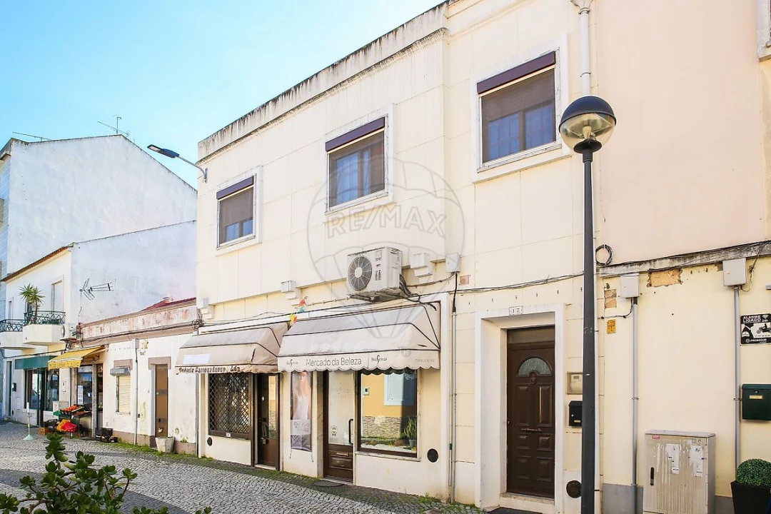 Moradia T3 para Venda em Carregado e Cadafais Foto 2