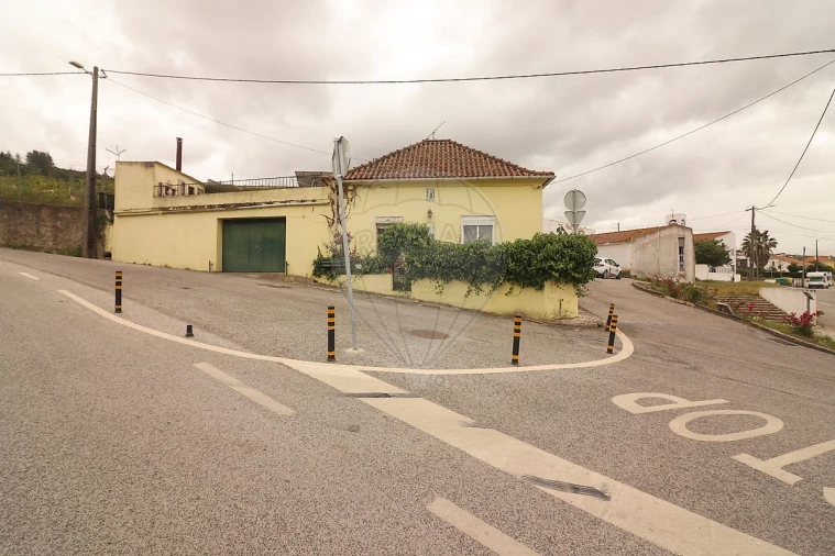 Moradia T2 para Venda em Castanheira do Ribatejo e Cachoeiras Foto 23