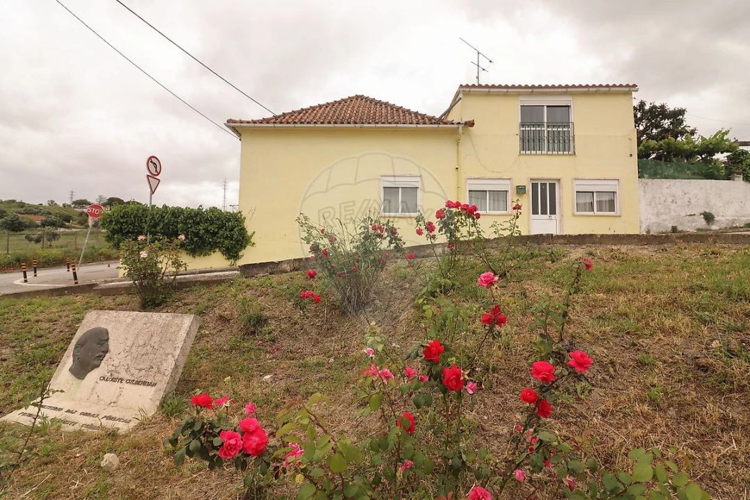 Moradia T2 para Venda em Castanheira do Ribatejo e Cachoeiras Foto 21