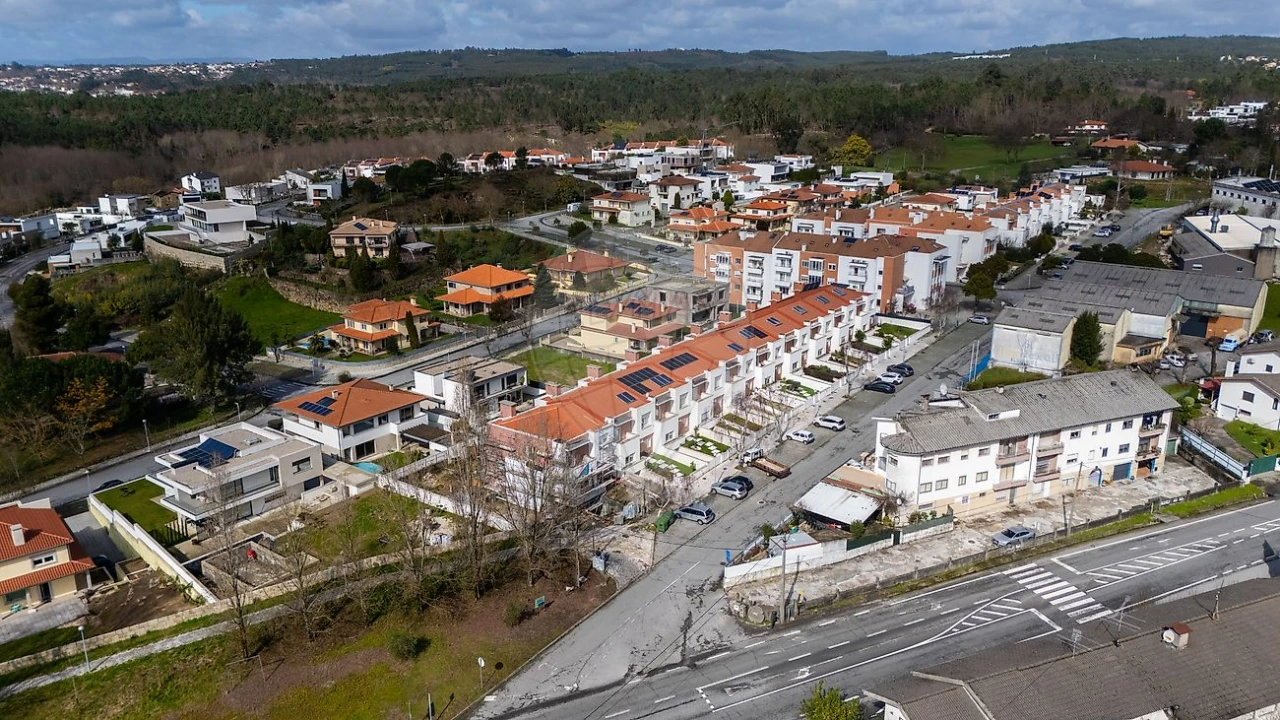 Moradia T4 para Venda em Mundão Foto 27