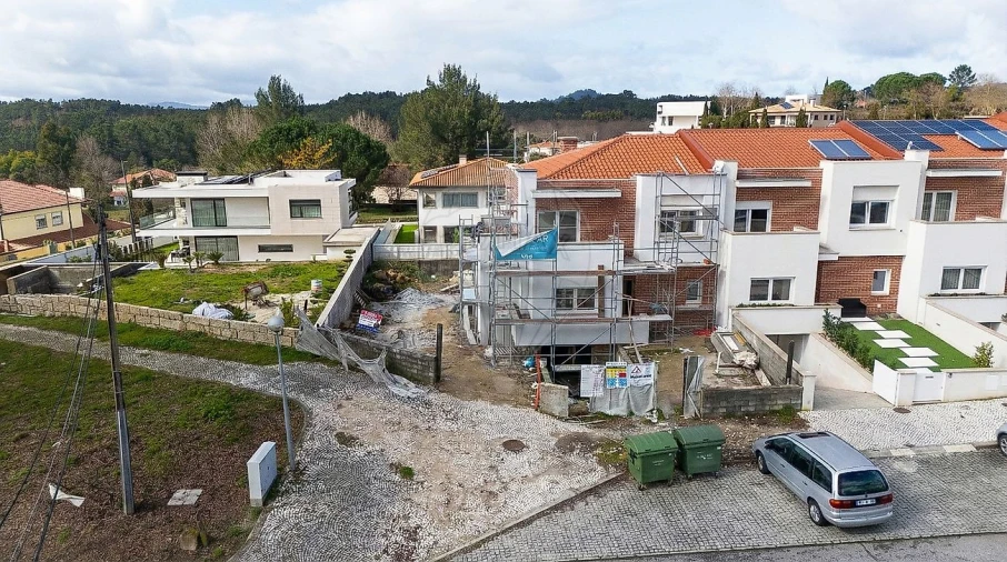 Moradia T4 para Venda em Mundão Foto 30