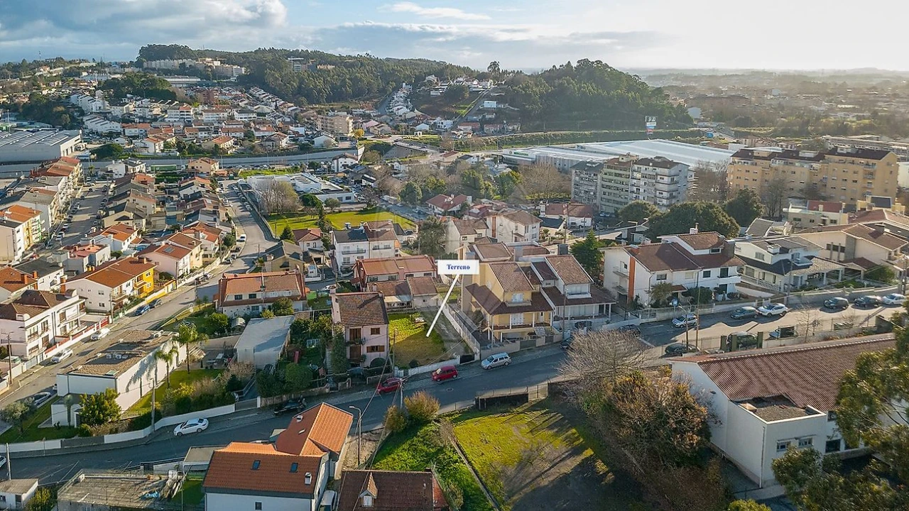Terreno para Venda em Vilar de Andorinho Foto 8