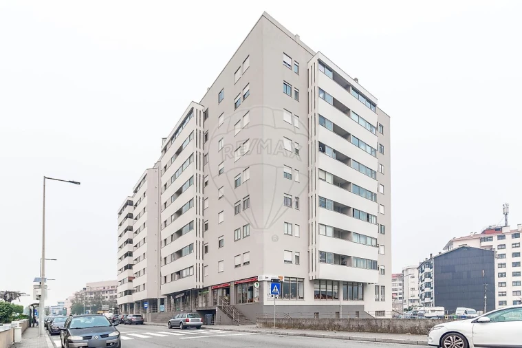 Apartamento T1 para Arrendamento em Mafamude e Vilar do Paraíso Foto 4