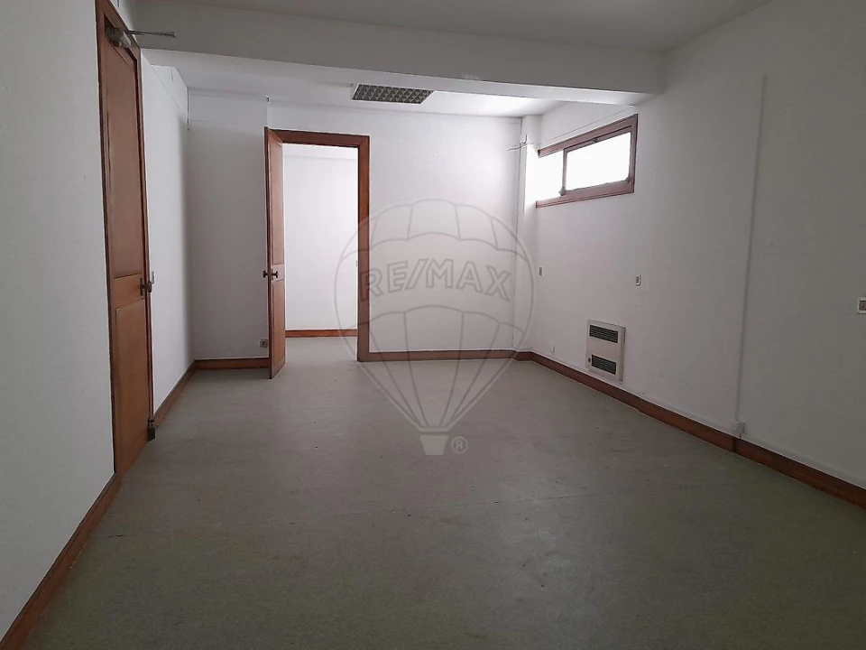 Armazém para Arrendamento em Sé Nova, Santa Cruz, Almedina e São Bartolomeu Foto 3