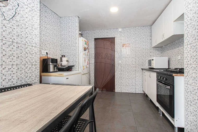 Apartamento T3 para Venda em Carregado e Cadafais Foto 27