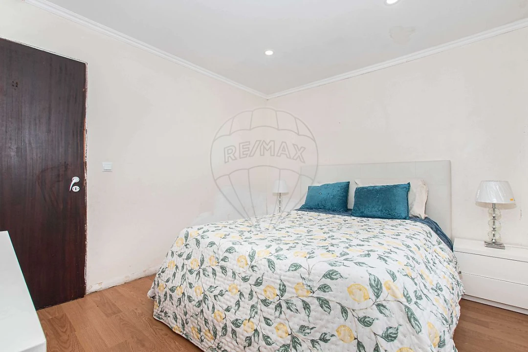 Apartamento T3 para Venda em Carregado e Cadafais Foto 14