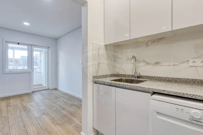 Apartamento T2 para Arrendamento em Cedofeita, Santo Ildefonso, Sé, Miragaia, São Nicolau e Vitória