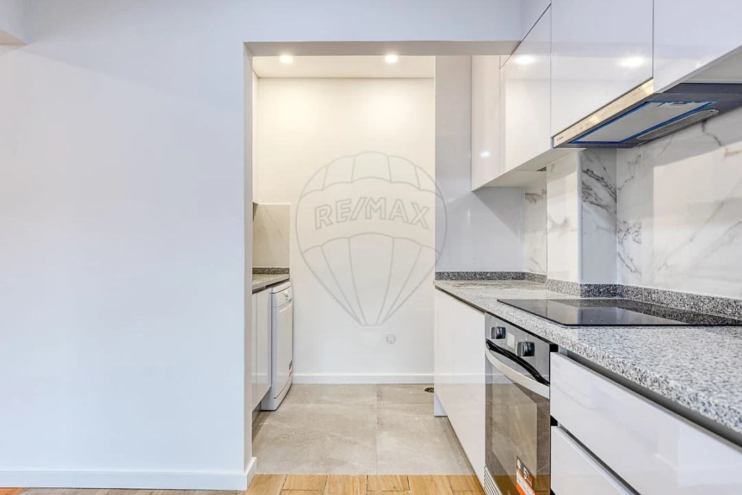 Apartamento T2 para Arrendamento em Cedofeita, Santo Ildefonso, Sé, Miragaia, São Nicolau e Vitória Foto 2
