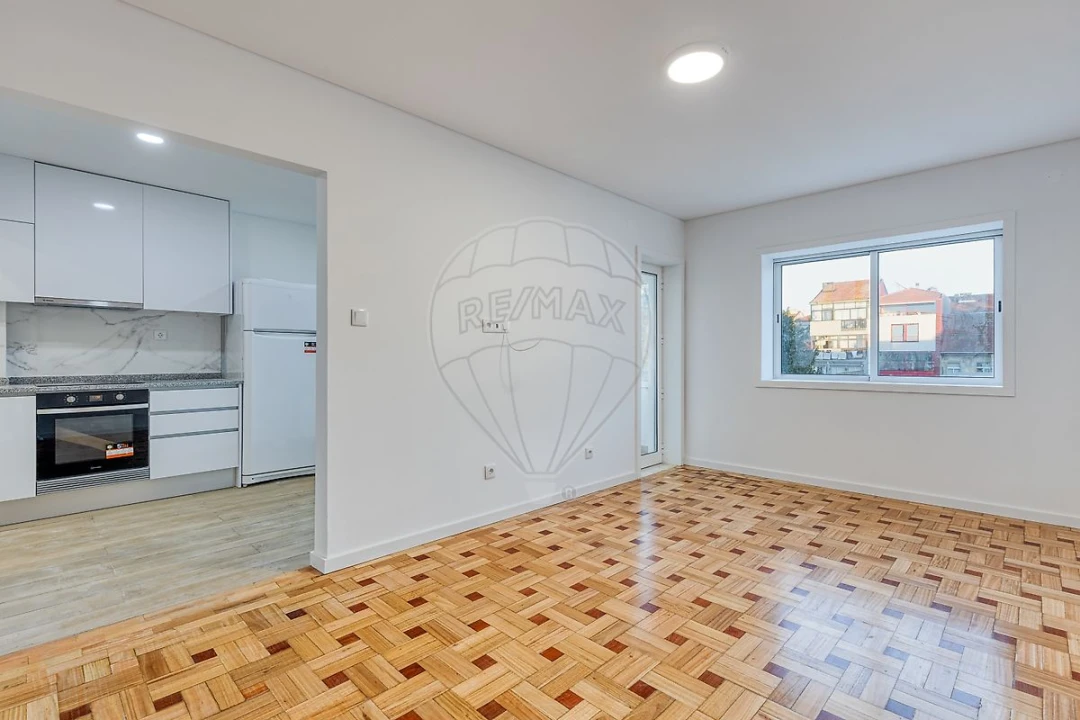 Apartamento T2 para Arrendamento em Cedofeita, Santo Ildefonso, Sé, Miragaia, São Nicolau e Vitória Foto 15