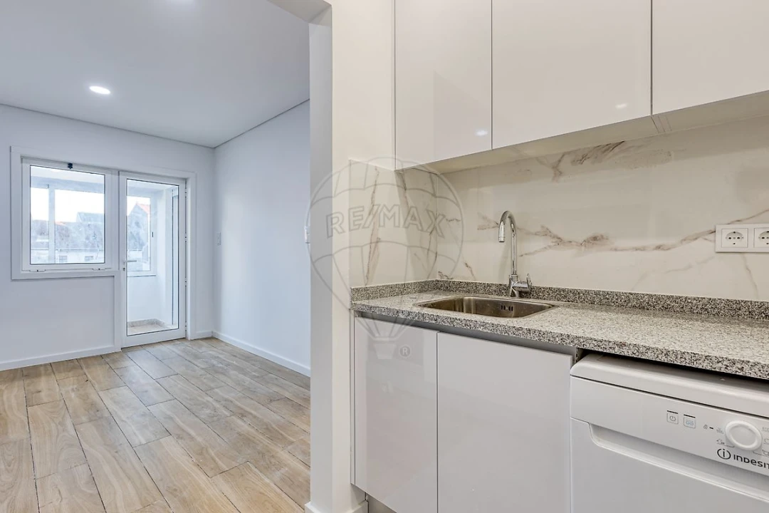 Apartamento T2 para Arrendamento em Cedofeita, Santo Ildefonso, Sé, Miragaia, São Nicolau e Vitória Foto 3