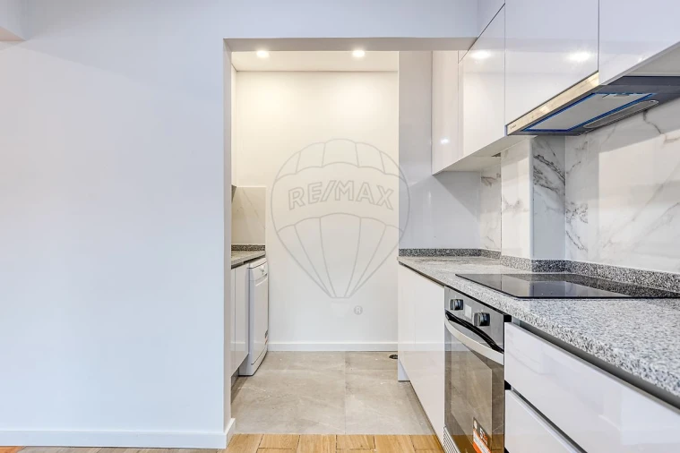 Apartamento T2 para Arrendamento em Cedofeita, Santo Ildefonso, Sé, Miragaia, São Nicolau e Vitória Foto 2