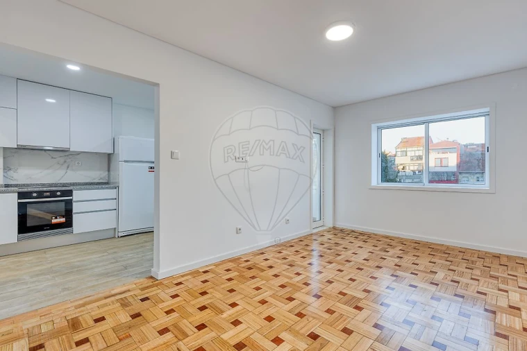 Apartamento T2 para Arrendamento em Cedofeita, Santo Ildefonso, Sé, Miragaia, São Nicolau e Vitória Foto 15