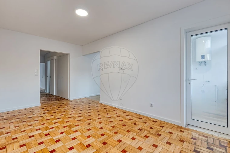 Apartamento T2 para Arrendamento em Cedofeita, Santo Ildefonso, Sé, Miragaia, São Nicolau e Vitória Foto 4