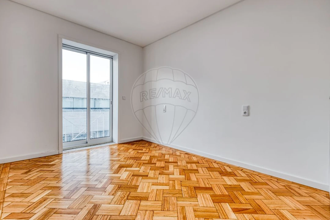 Apartamento T2 para Arrendamento em Cedofeita, Santo Ildefonso, Sé, Miragaia, São Nicolau e Vitória Foto 11