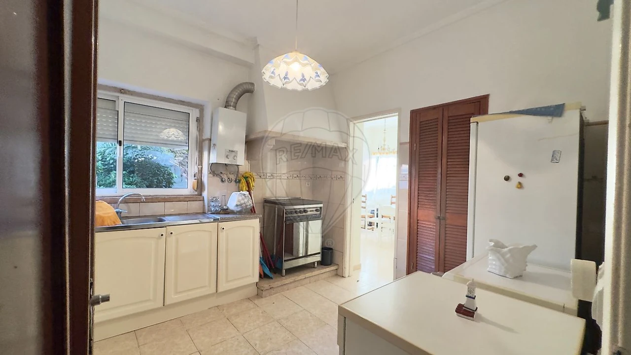 Moradia T4 para Venda em Caparica e Trafaria Foto 3