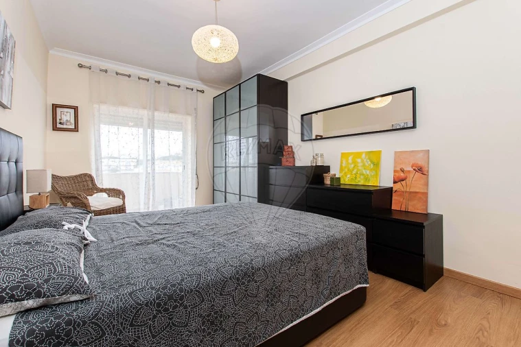 Apartamento T3 para Arrendamento em Laranjeiro e Feijó Foto 2