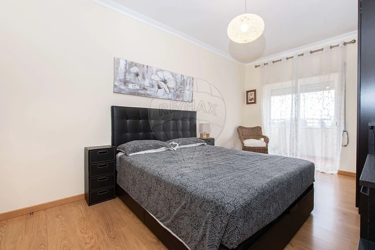 Apartamento T3 para Arrendamento em Laranjeiro e Feijó Foto 3