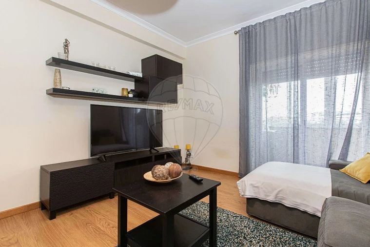 Apartamento T3 para Arrendamento em Laranjeiro e Feijó Foto 16