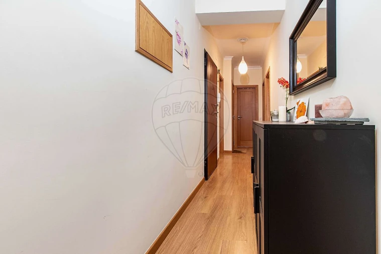 Apartamento T3 para Arrendamento em Laranjeiro e Feijó Foto 10