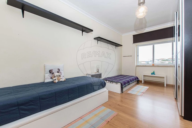 Apartamento T3 para Arrendamento em Laranjeiro e Feijó Foto 8