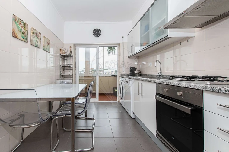 Apartamento T3 para Arrendamento em Laranjeiro e Feijó Foto 21