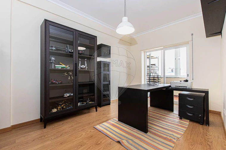 Apartamento T3 para Arrendamento em Laranjeiro e Feijó Foto 11