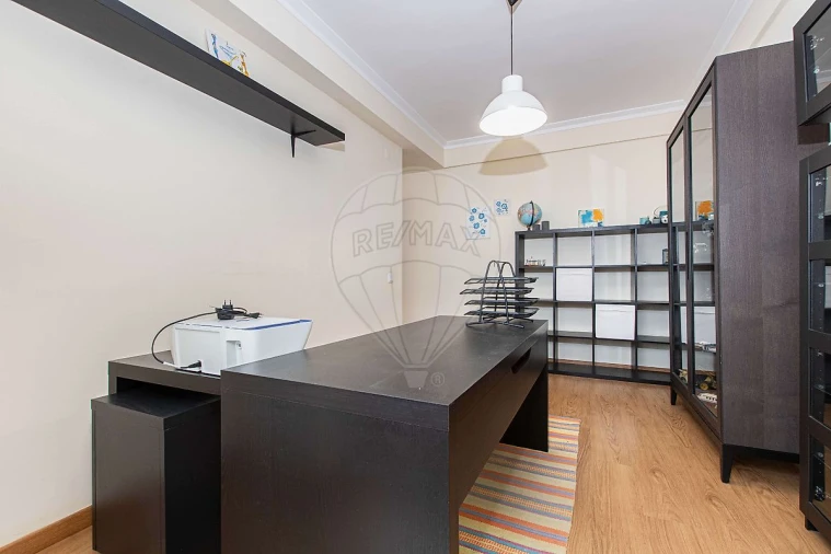 Apartamento T3 para Arrendamento em Laranjeiro e Feijó Foto 12