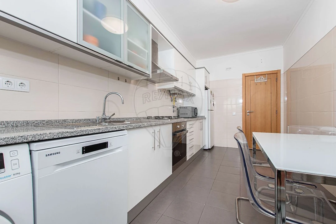 Apartamento T3 para Arrendamento em Laranjeiro e Feijó Foto 22