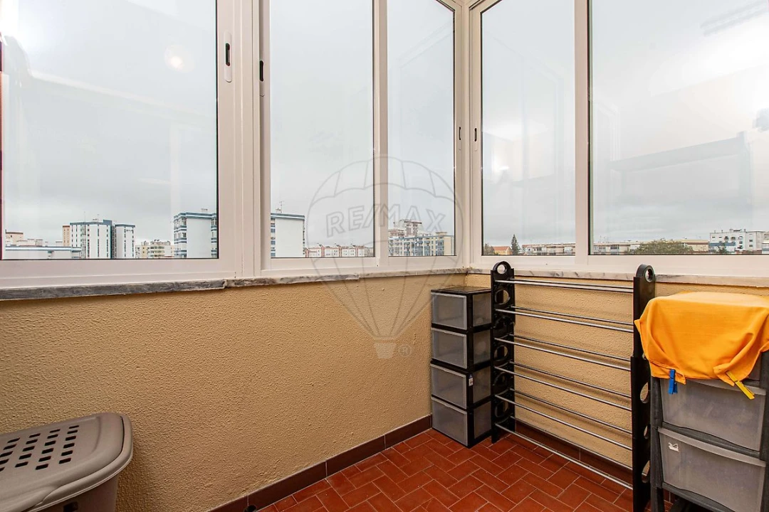 Apartamento T3 para Arrendamento em Laranjeiro e Feijó Foto 13