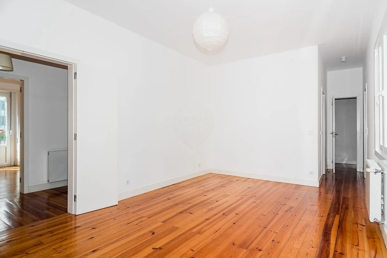 Apartamento T3 para Venda em Santo António Foto 5