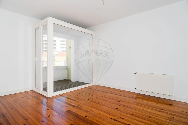 Apartamento T3 para Venda em Santo António Foto 23