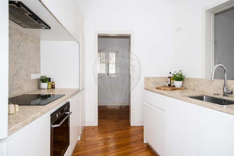 Apartamento T3 para Venda em Santo António Foto 21