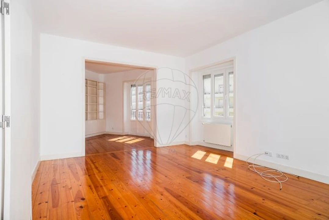 Apartamento T3 para Venda em Santo António Foto 2