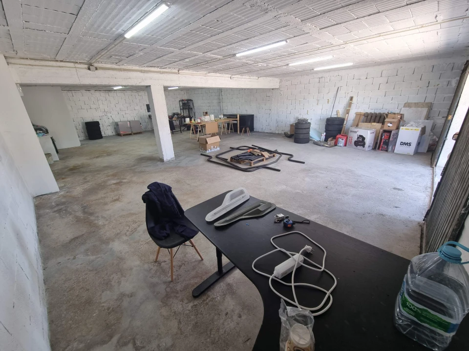 Armazém para Venda em Landim Foto 12