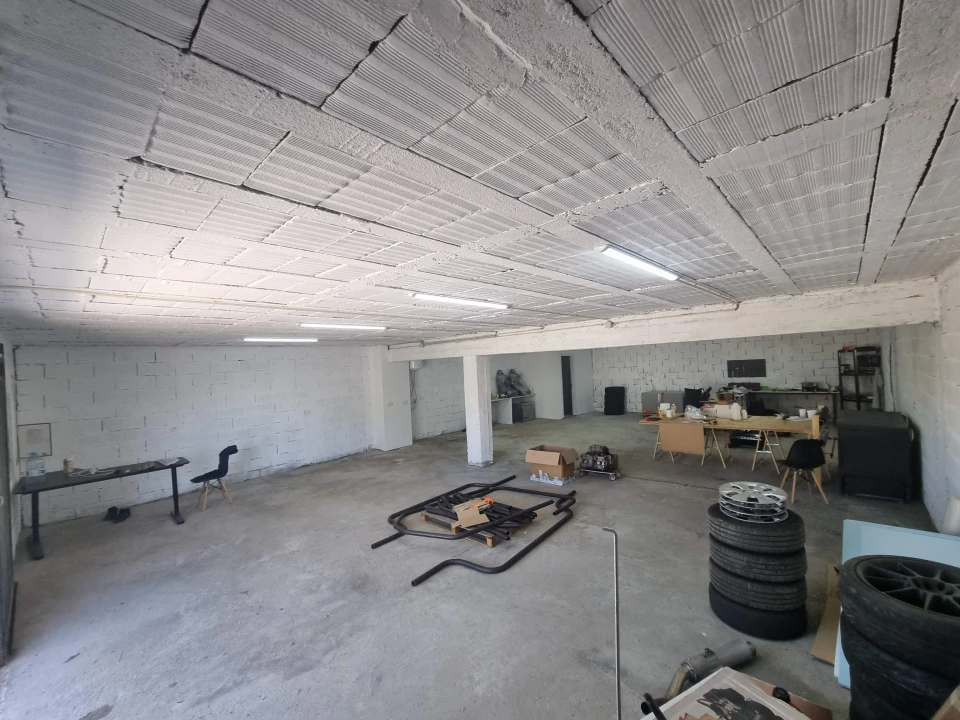 Armazém para Venda em Landim Foto 4