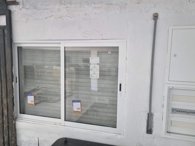 Armazém para Venda em Landim Foto 19