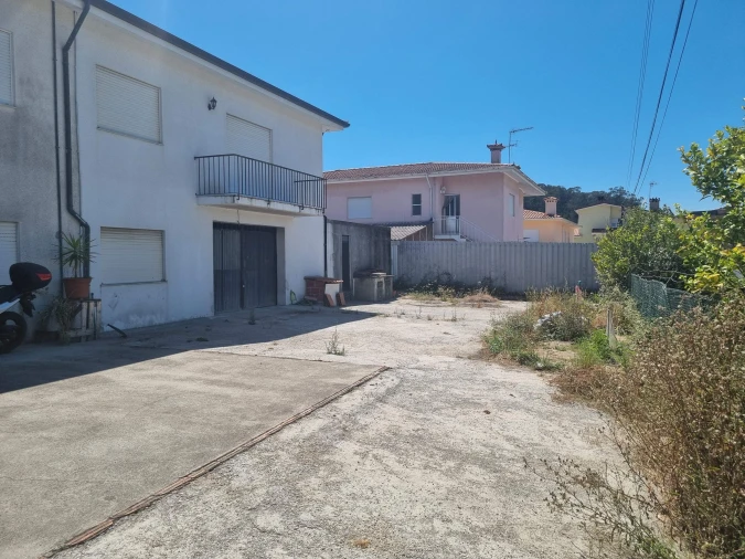 Armazém para Venda em Landim Foto 22