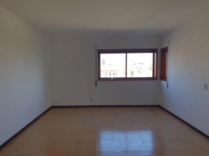 Apartamento T2 para Venda em Rio Tinto Foto 3
