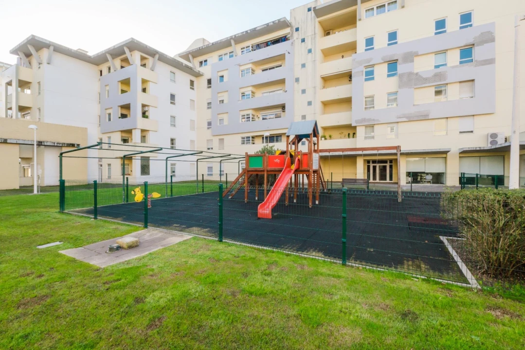 Apartamento T2 para Venda em Carnide Foto 21