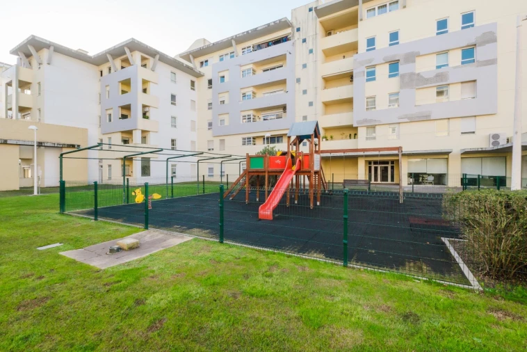 Apartamento T2 para Venda em Carnide Foto 21