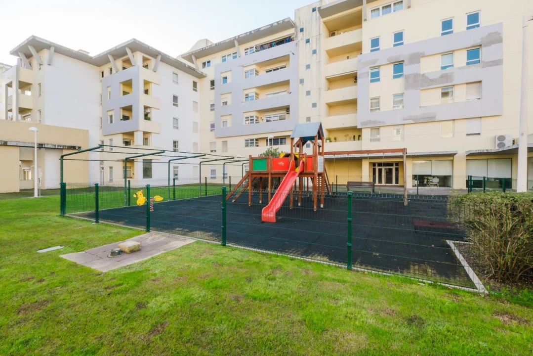 Apartamento T2 para Venda em Carnide Foto 21