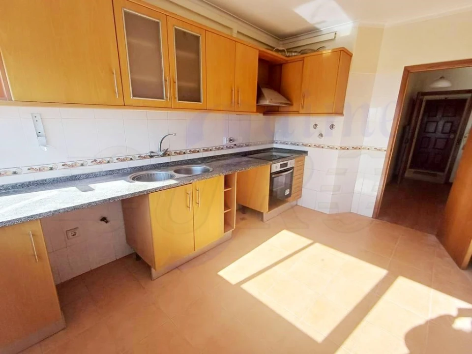 Apartamento T2 para Venda em Queluz e Belas Foto 2