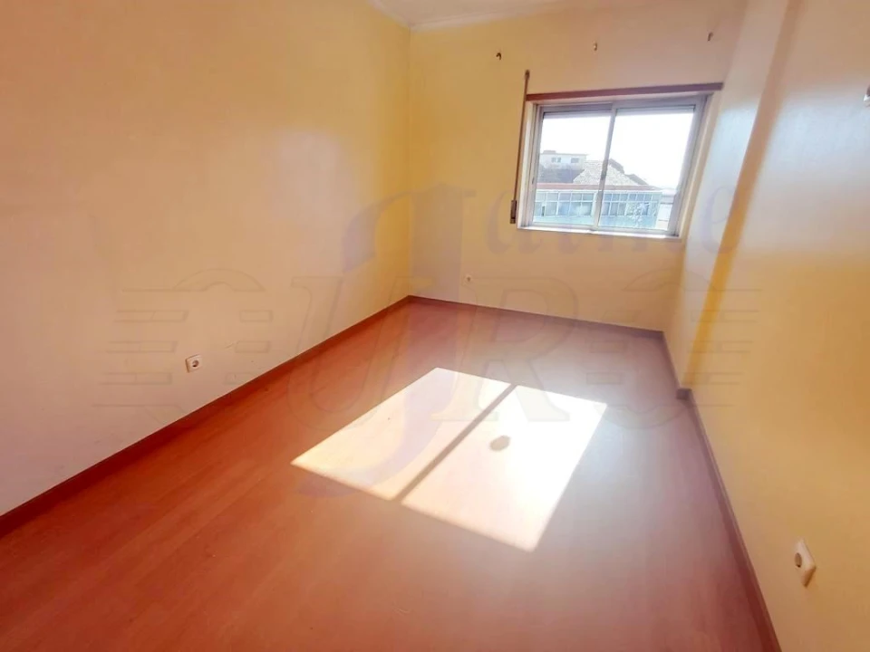 Apartamento T2 para Venda em Queluz e Belas Foto 11