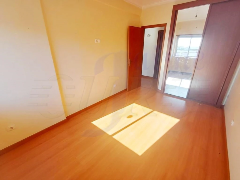 Apartamento T2 para Venda em Queluz e Belas Foto 12