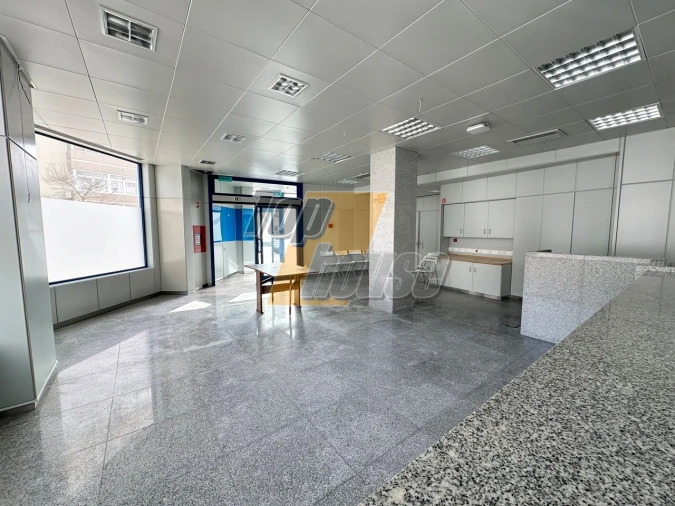 Loja para Venda em Costa da Caparica Foto 1