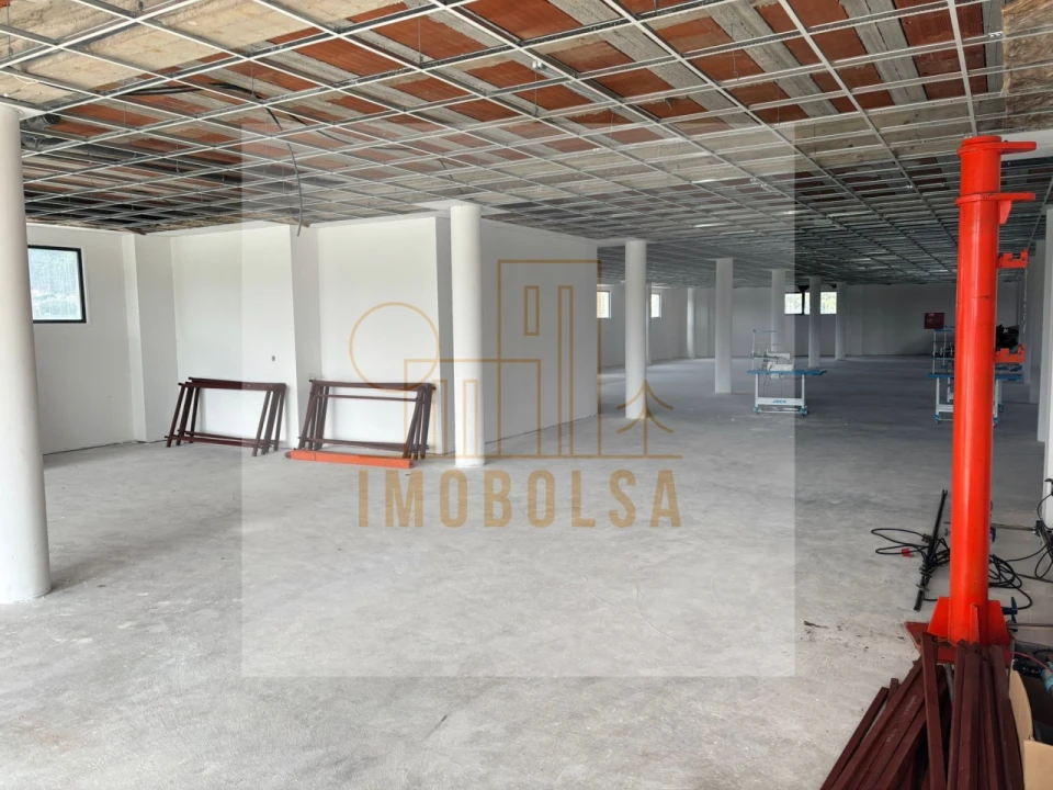 Armazém para Arrendamento em Tamel (Santa Leocádia) e Vilar do Monte Foto 4