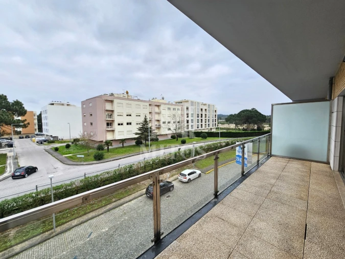 Apartamento T1 para Venda em Darque Foto 11