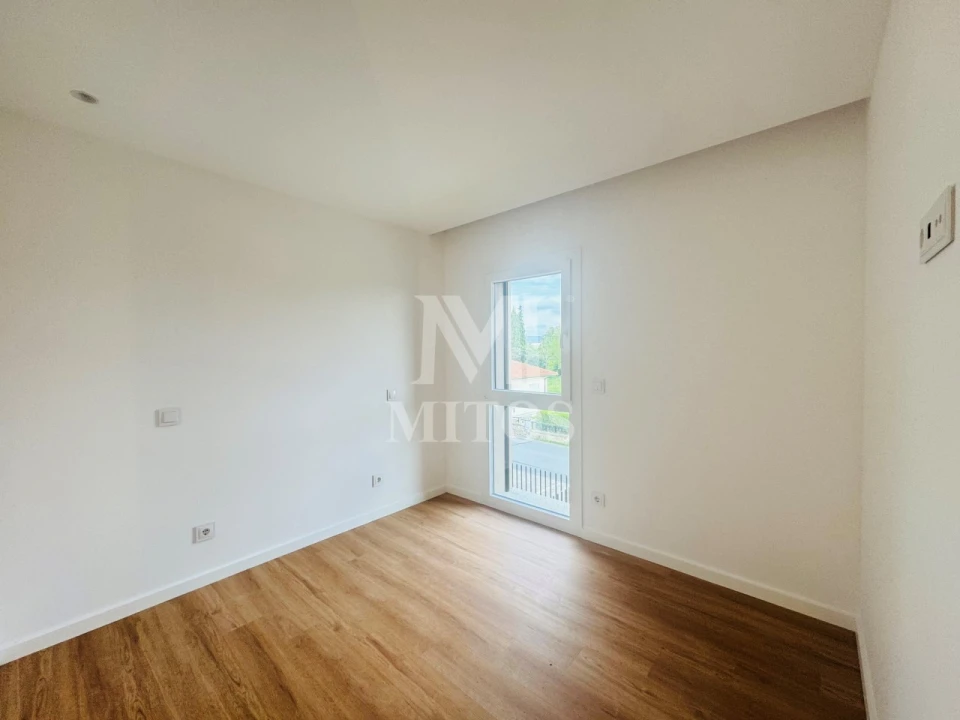 Apartamento T2 para Arrendamento em Santa Marta de Portuzelo Foto 8