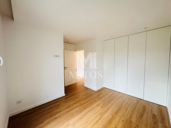 Apartamento T2 para Arrendamento em Santa Marta de Portuzelo Foto 11