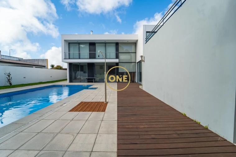 Moradia T5 para Venda em Rosto do Cão (São Roque) Foto 50